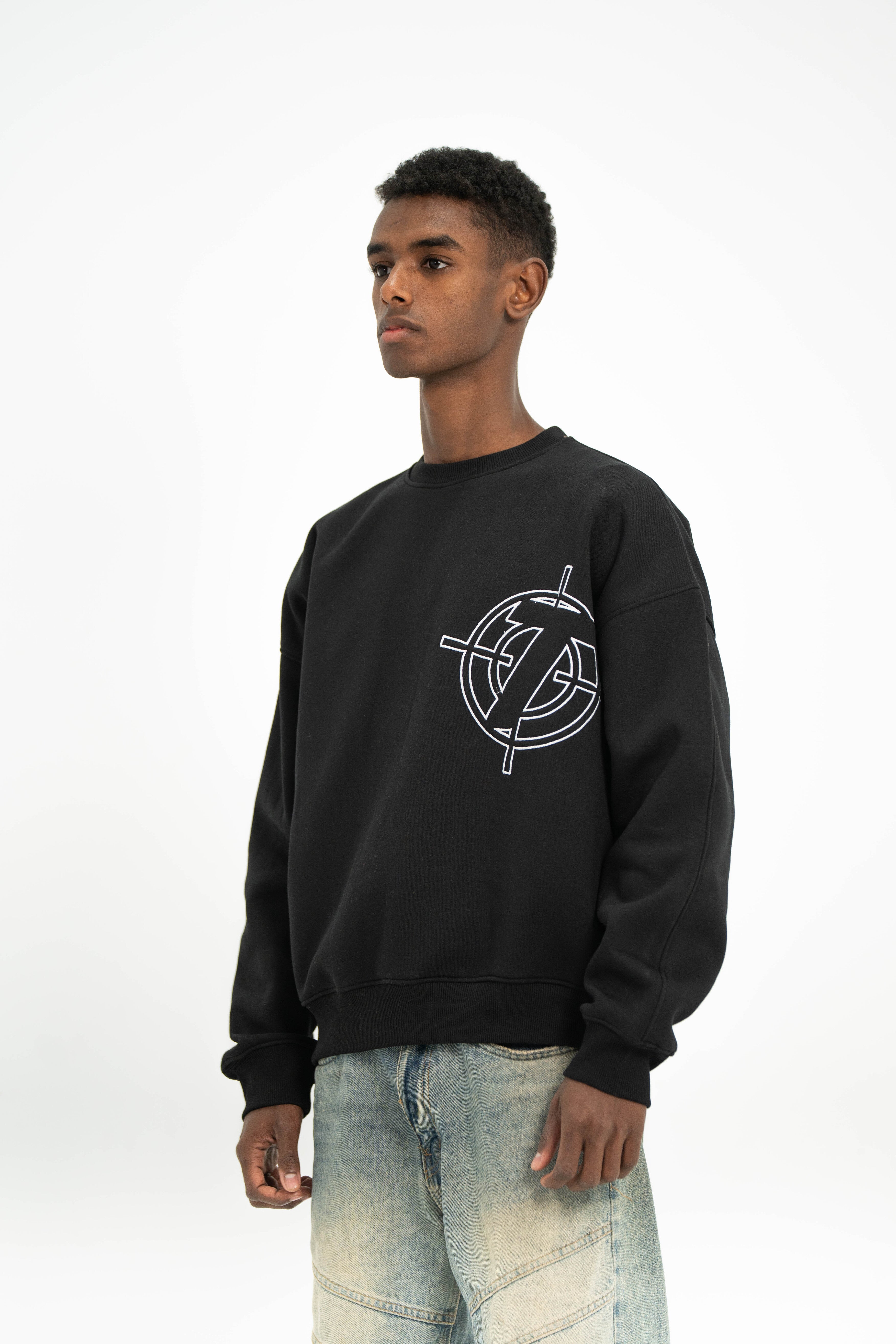 BLACK CREWNECK